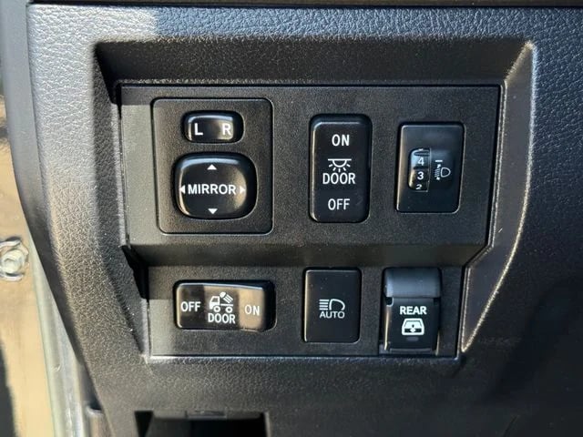 2021 Toyota Tundra - Image 19