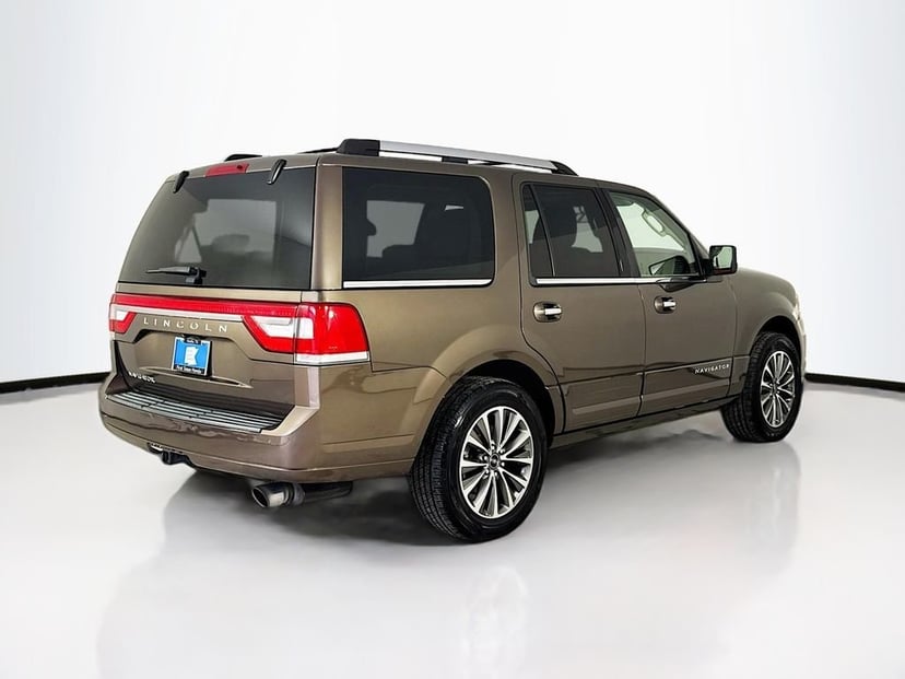 2017 Lincoln Navigator - Image 7