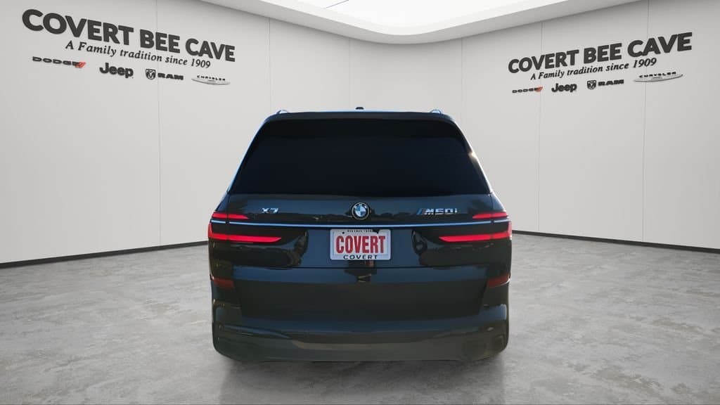 2023 BMW X7 - Image 8