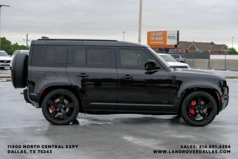 2026 Land Rover Defender 110 - Image 7