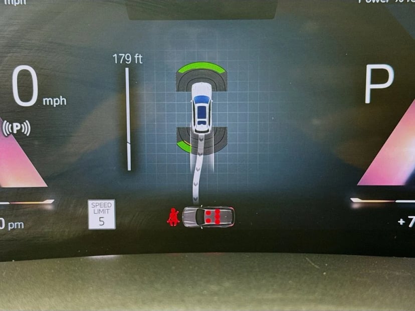 2023 BMW X7 - Image 15