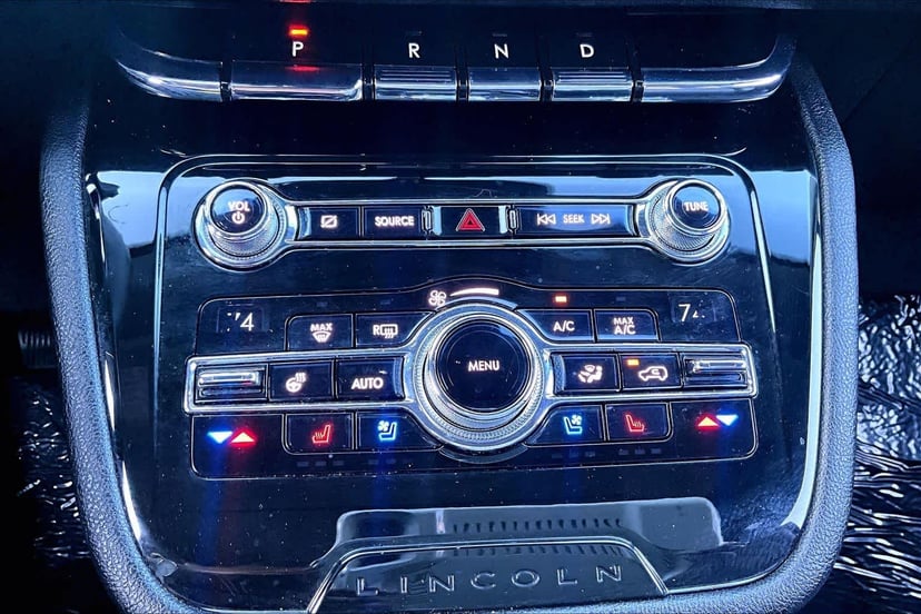 2020 Lincoln Corsair - Image 32