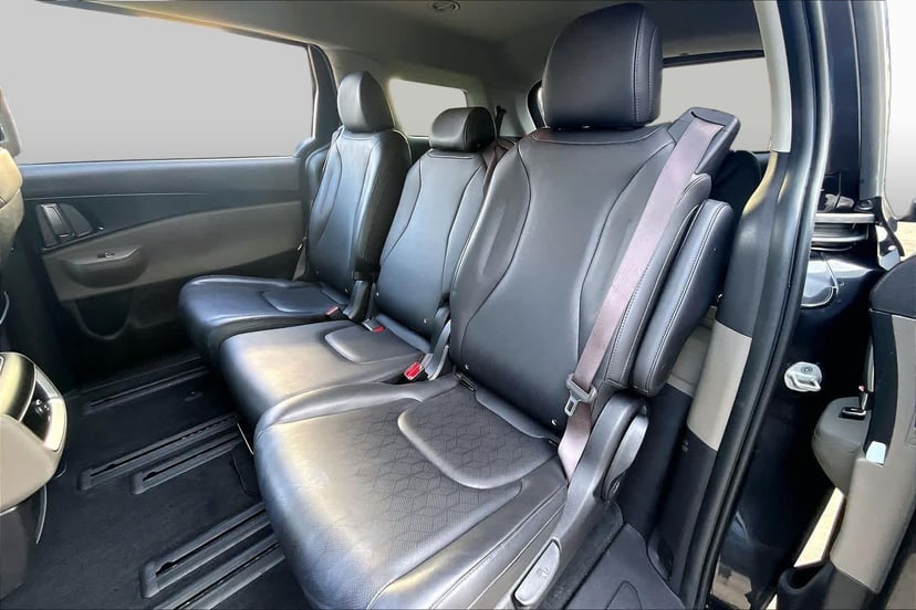 2025 Kia Carnival - Image 20