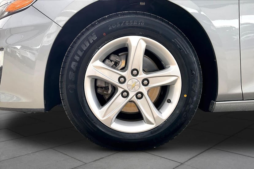 2024 Chevrolet Malibu - Image 11
