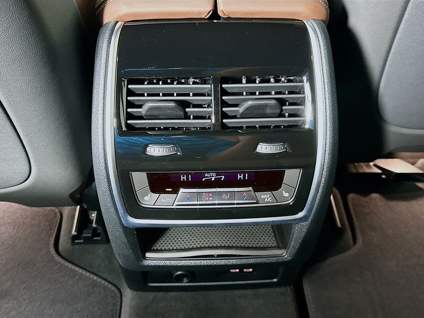 2026 BMW X7 - Image 18