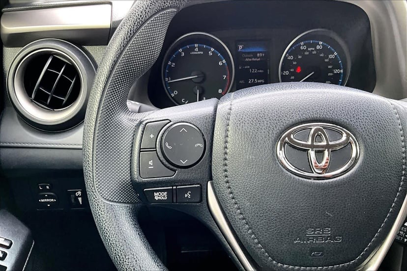 2017 Toyota RAV4 - Image 23