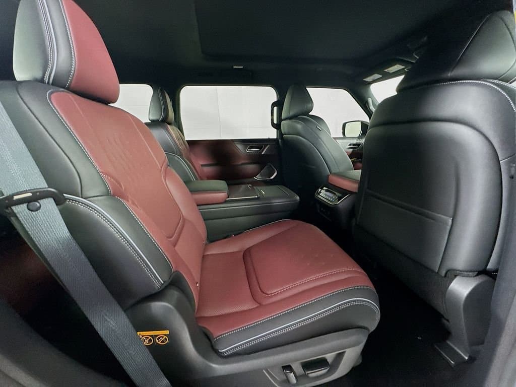 2026 INFINITI QX80 - Image 36