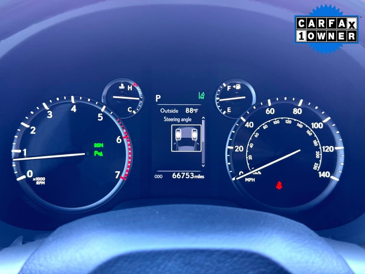 2022 Lexus GX - Image 28