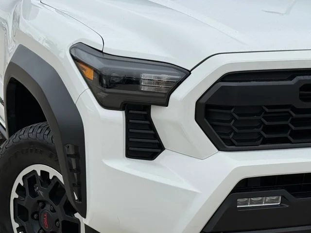 2024 Toyota Tacoma - Image 3