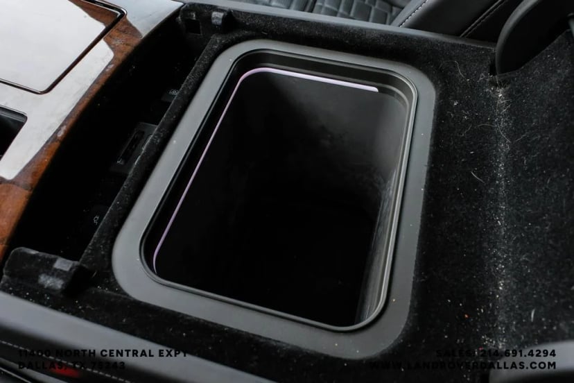 2021 Cadillac Escalade - Image 28