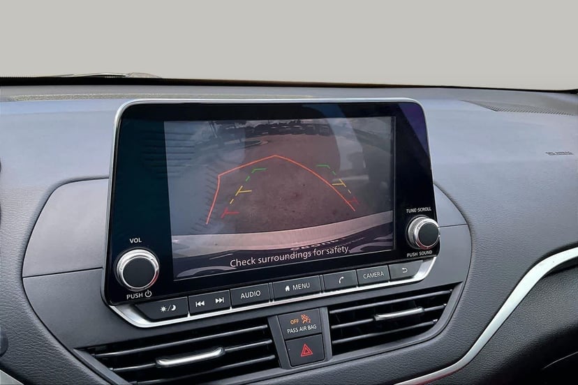 2020 Nissan Altima - Image 27