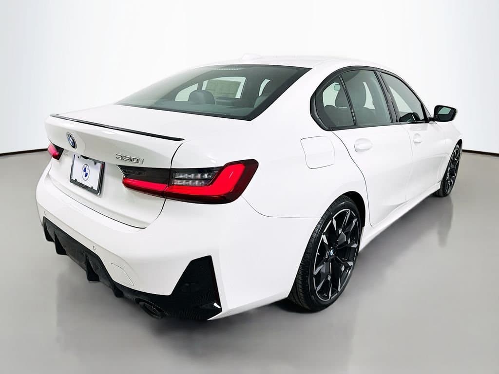 2026 BMW 3 Series - Image 5