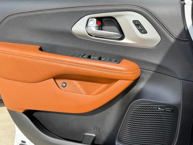 2024 Chrysler Pacifica Hybrid - Image 19