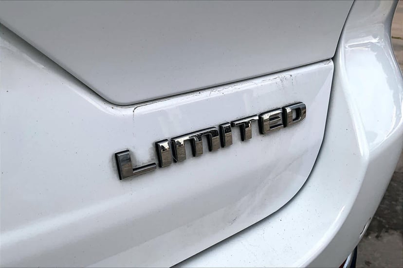 2023 Jeep Grand Cherokee - Image 10