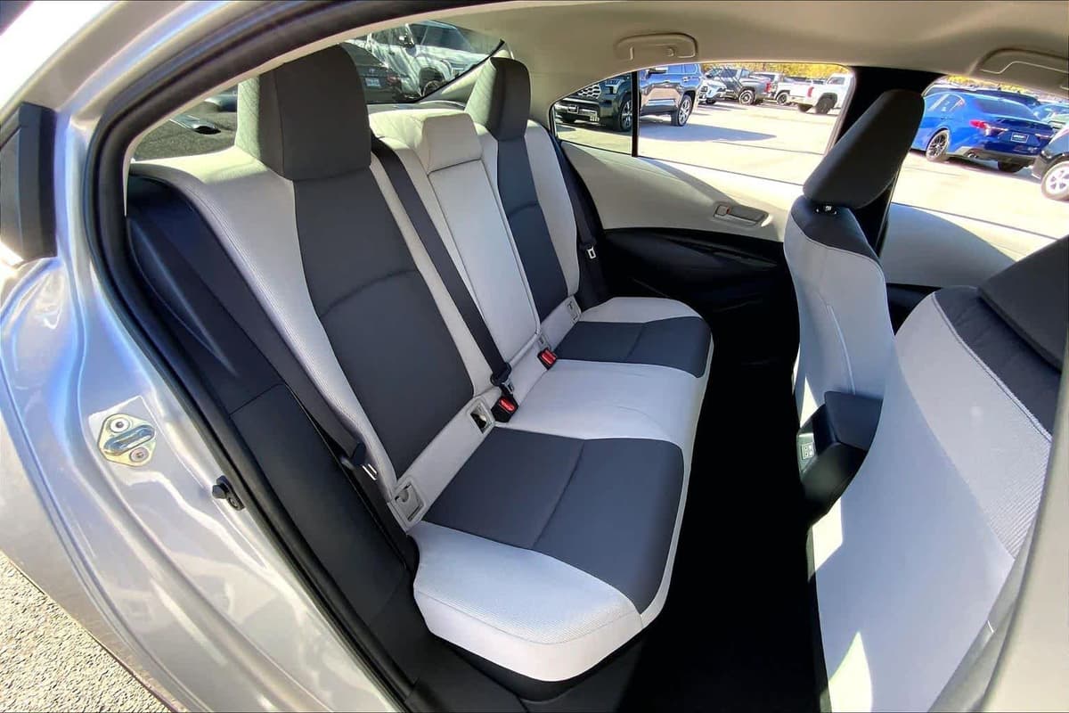 2025 Toyota Corolla - Image 18