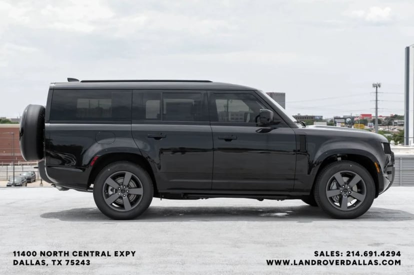 2026 Land Rover Defender 130 - Image 7