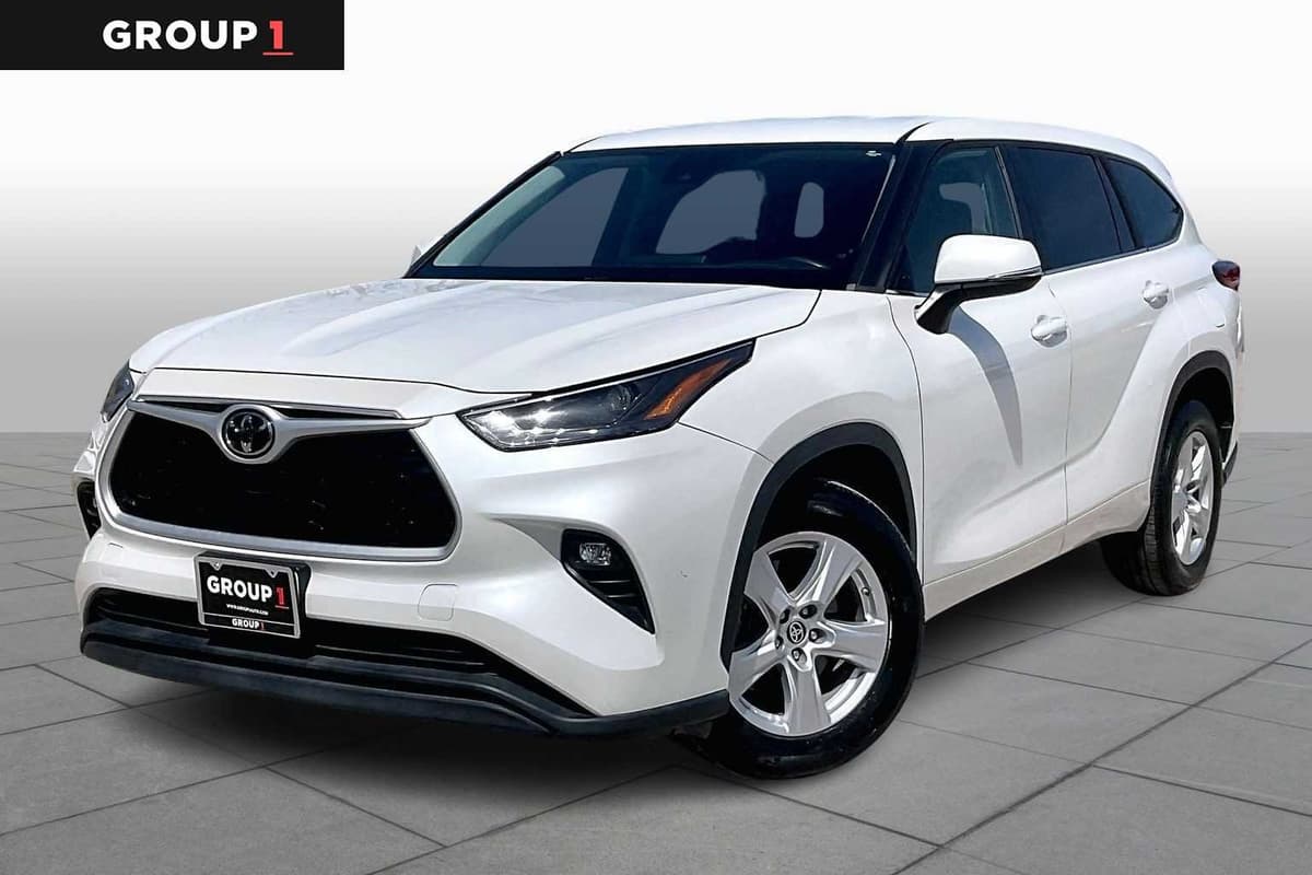 2023 Toyota Highlander - Image 1