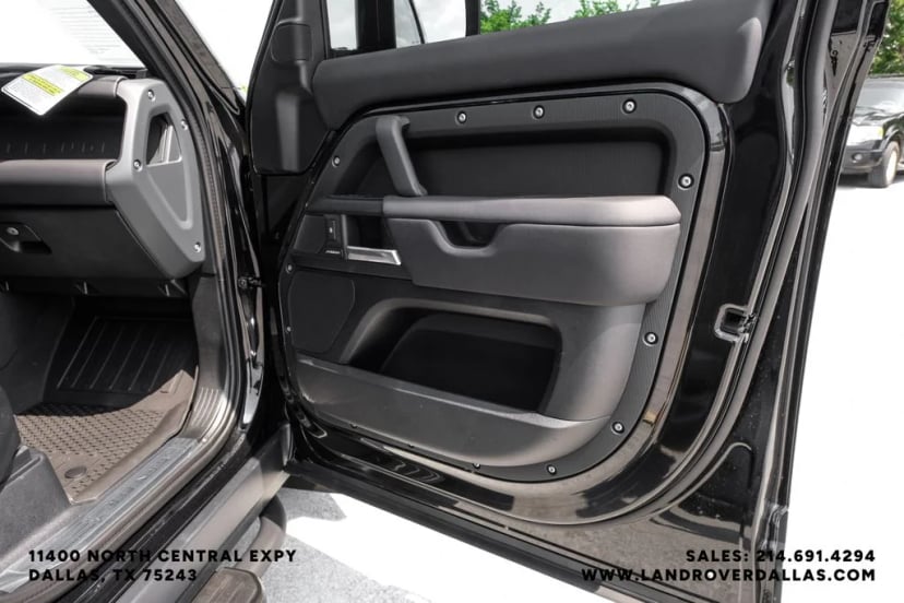 2026 Land Rover Defender 110 - Image 43