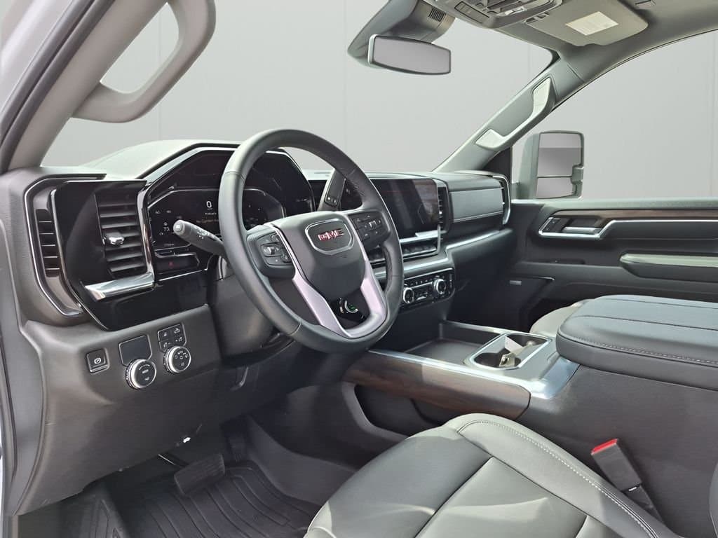 2024 GMC Sierra 2500HD - Image 30