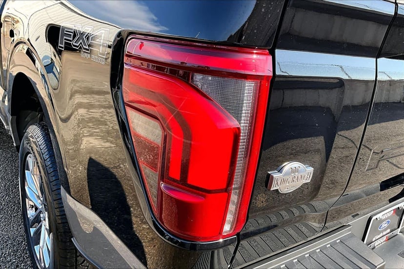 2025 Ford F-150 - Image 28