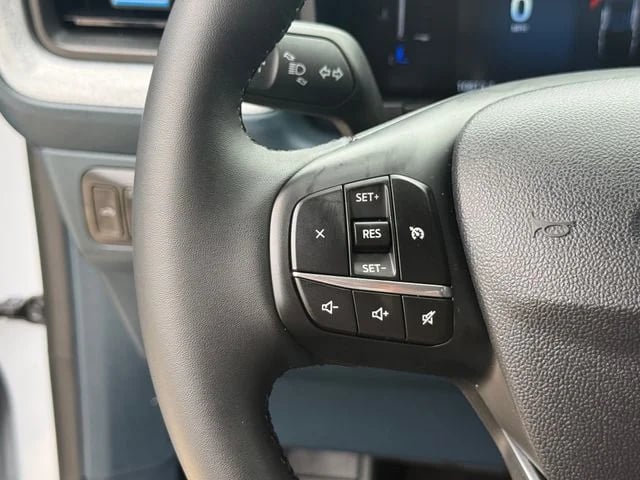2025 Ford Maverick - Image 11