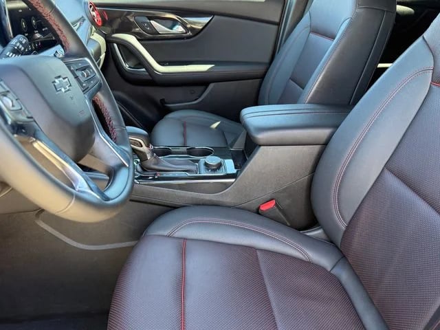 2025 Chevrolet Blazer - Image 11