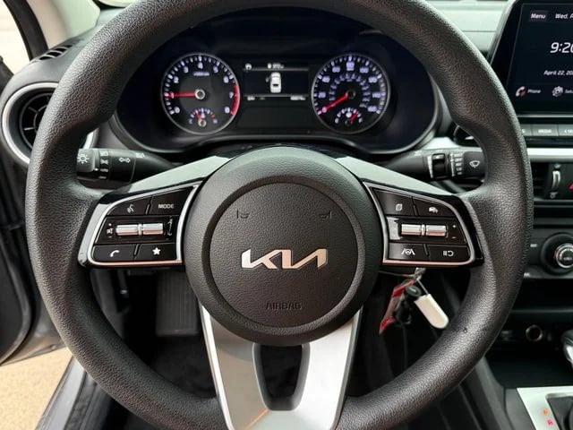 2023 Kia Forte - Image 12