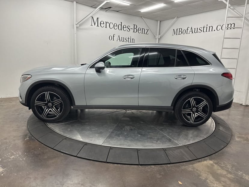 2026 Mercedes-Benz GLC - Image 4