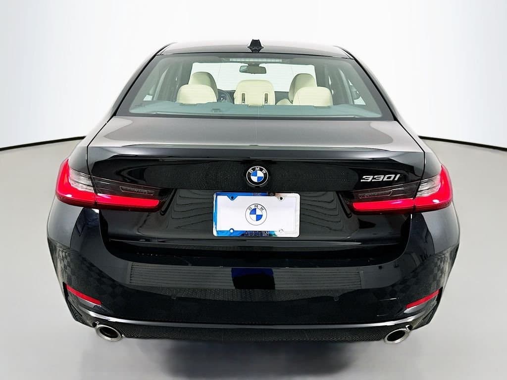 2025 BMW 3 Series - Image 6