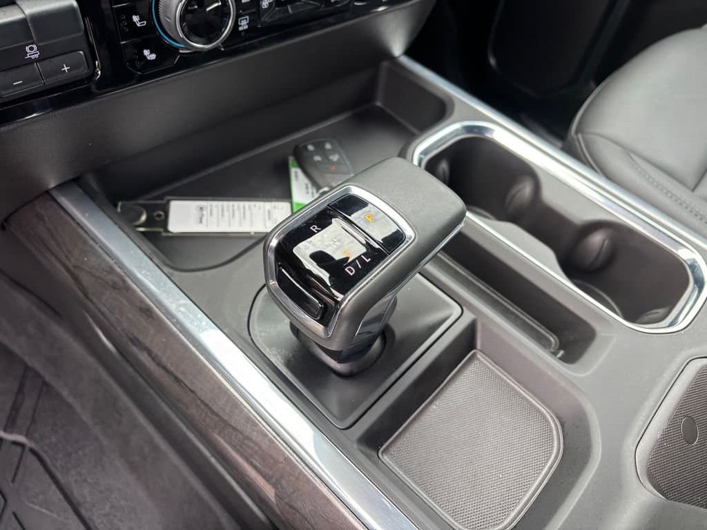 2025 Chevrolet Silverado 1500 - Image 19