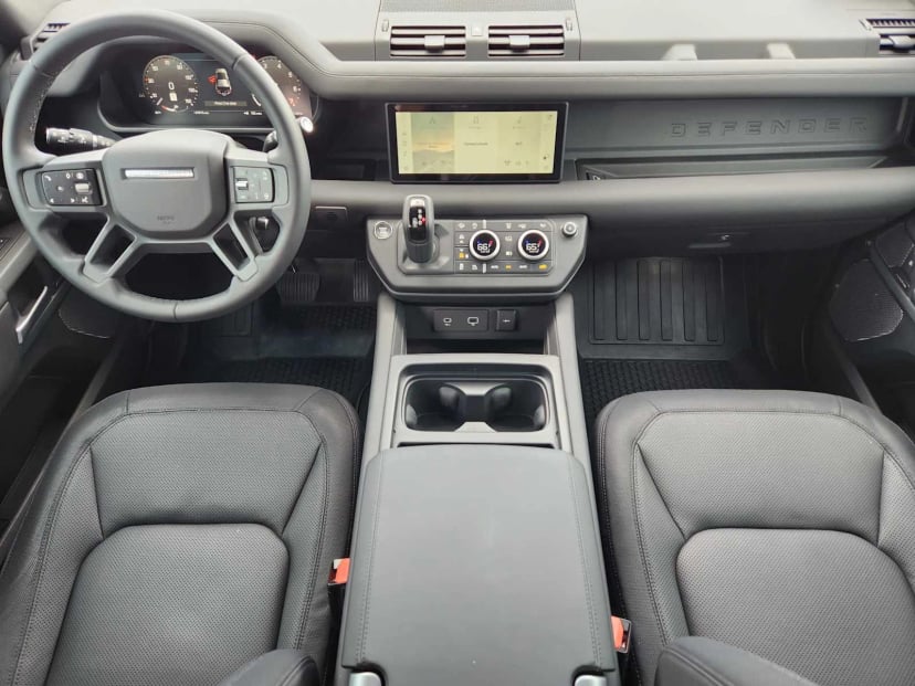 2024 Land Rover Defender - Image 26