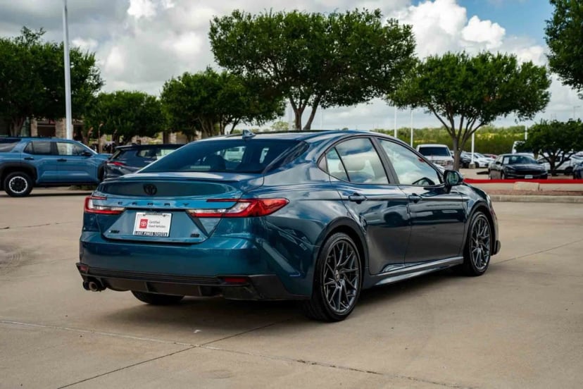 2025 Toyota Camry - Image 4