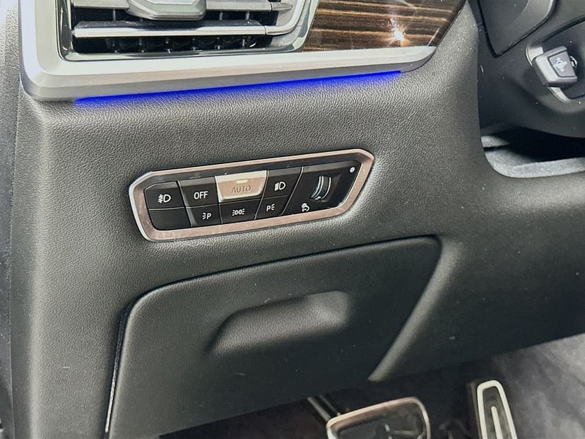 2020 BMW X7 - Image 10
