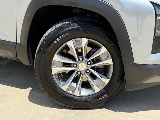 2025 Chevrolet Equinox - Image 2