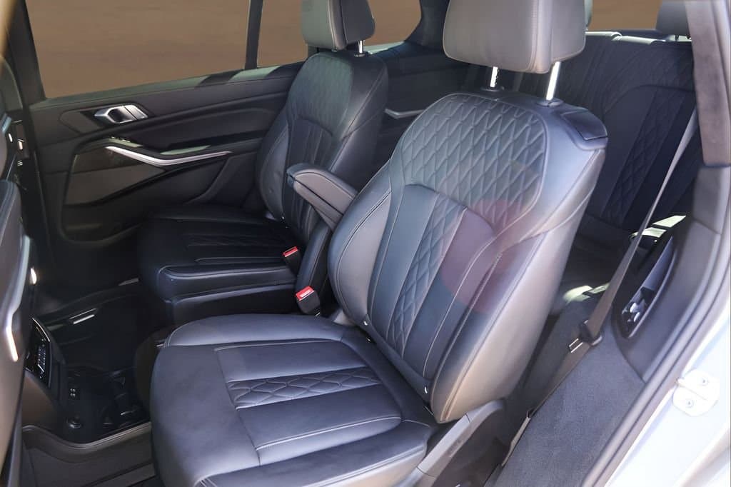 2023 BMW X7 - Image 26