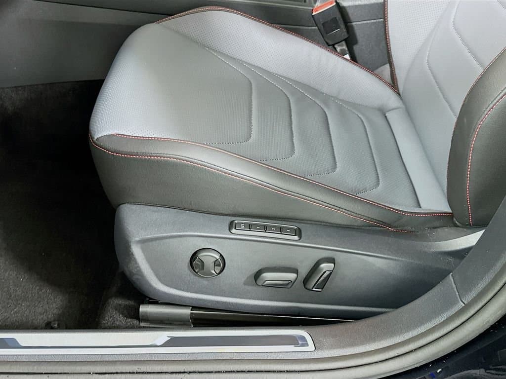 2025 Volkswagen Jetta GLI - Image 19