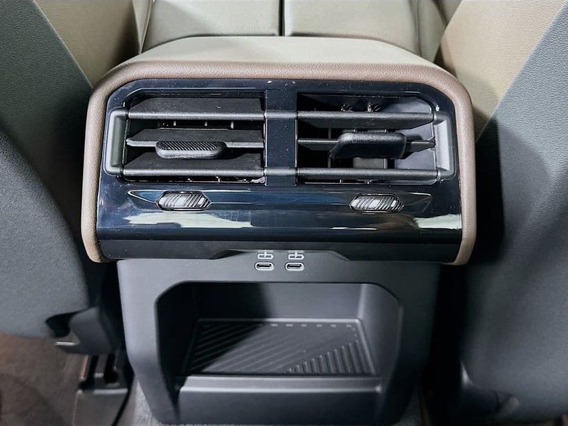 2026 BMW i5 - Image 18