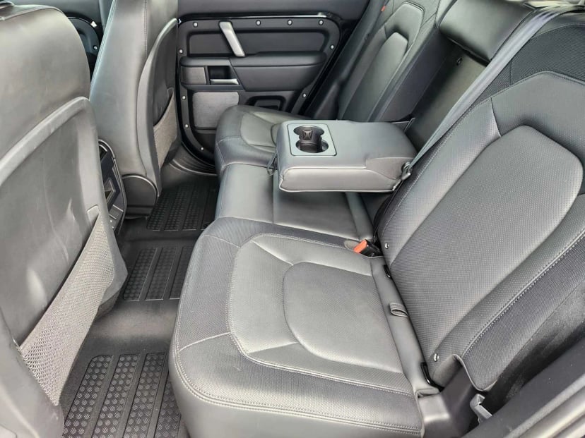 2024 Land Rover Defender - Image 30