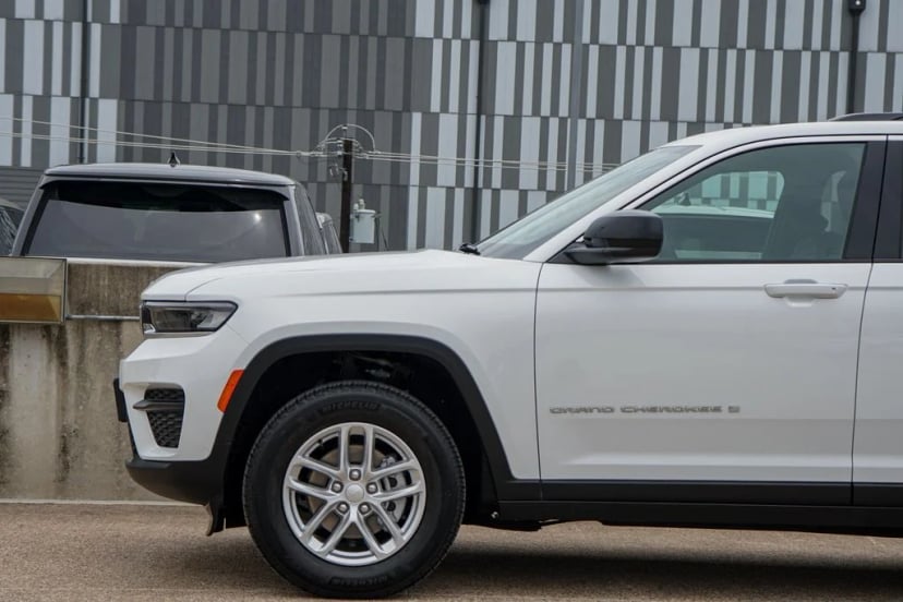 2025 Jeep Grand Cherokee - Image 7