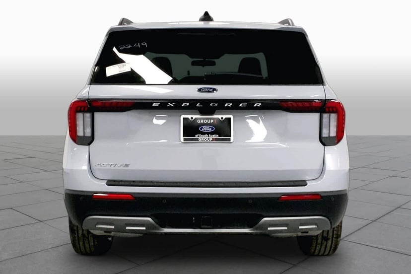 2026 Ford Explorer - Image 4