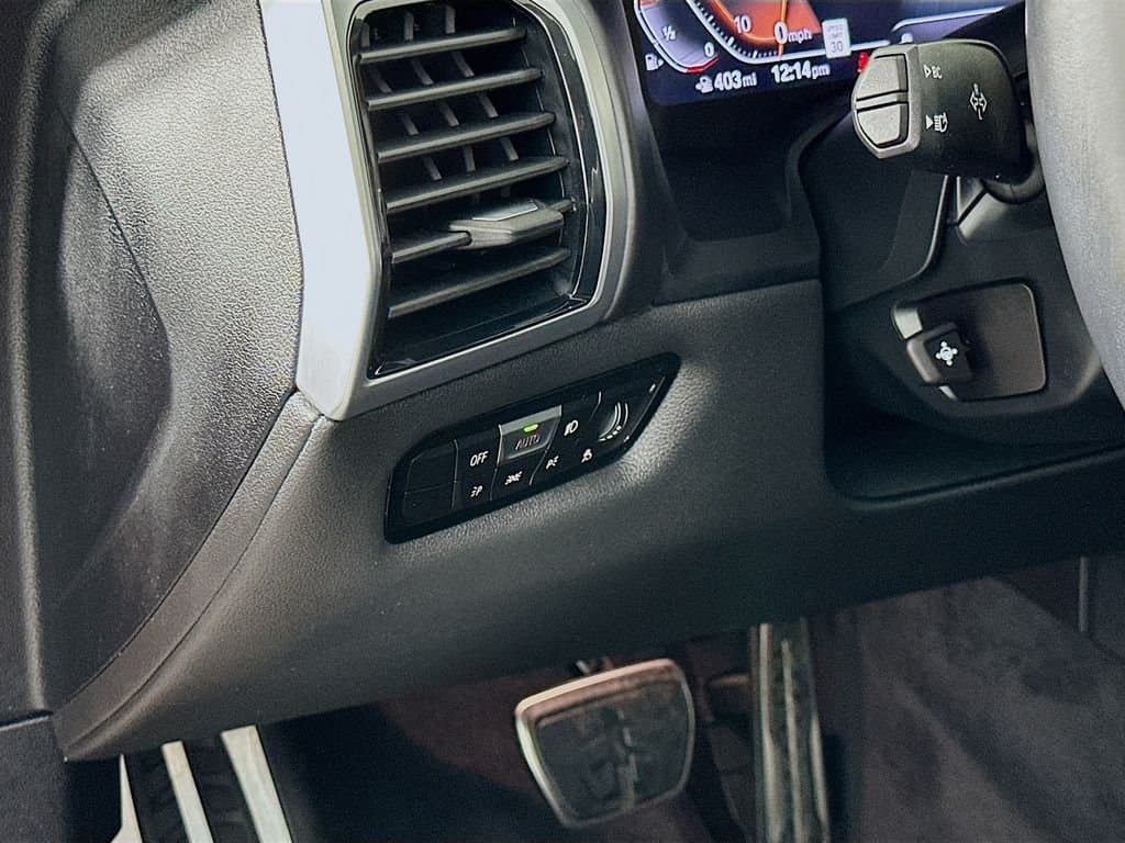 2023 BMW 8 Series - Image 10