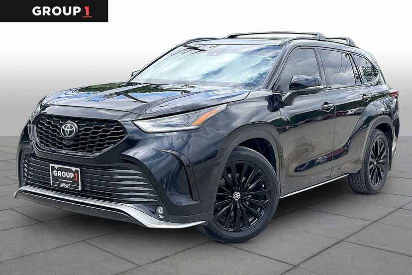 2023 Toyota Highlander - Image 1