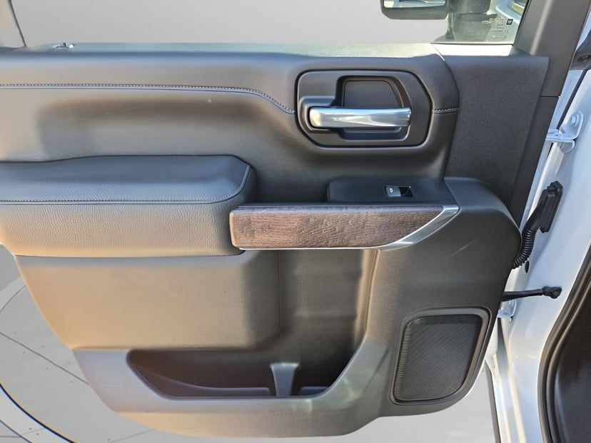 2023 GMC Sierra 2500HD - Image 17