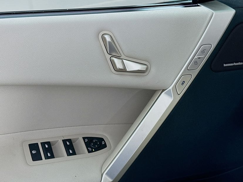 2026 BMW iX - Image 20