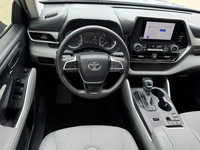 2023 Toyota Highlander - Image 21