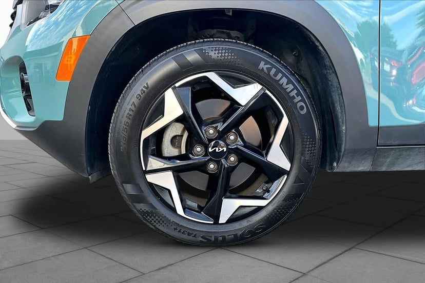 2024 Kia Seltos - Image 11