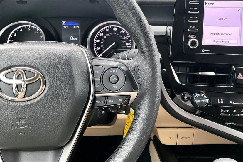 2024 Toyota Camry - Image 25