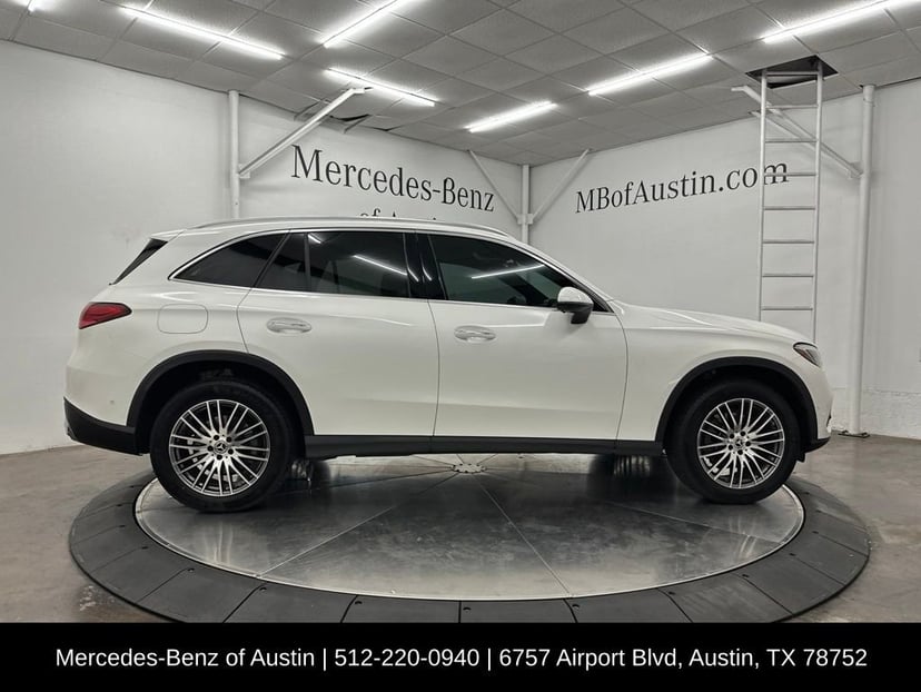 2026 Mercedes-Benz GLC - Image 9