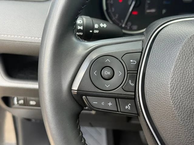 2023 Toyota RAV4 - Image 13