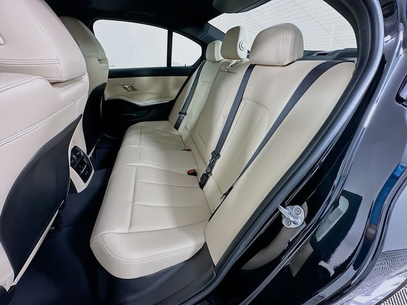 2026 BMW 3 Series - Image 17